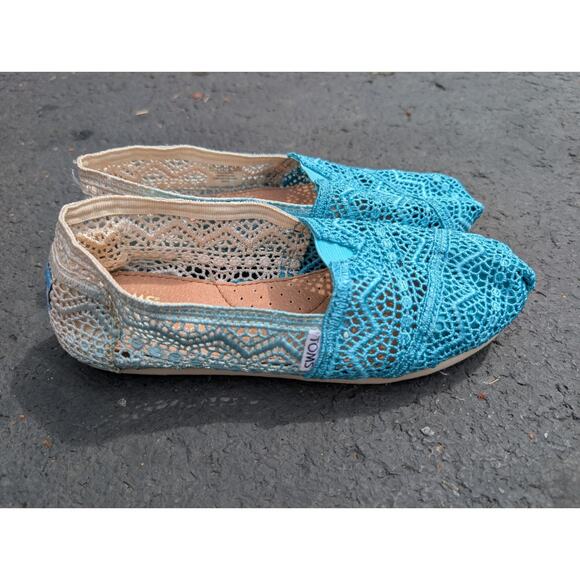 TOMS Women's Turquoise Crochet Slip On Shoe Baltic Sz 7 Dip Dyed Ombre Teacher - Picture 1 of 7